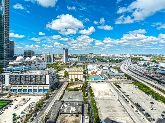 1000 Biscayne Blvd 2002, Miami, FL 33132
