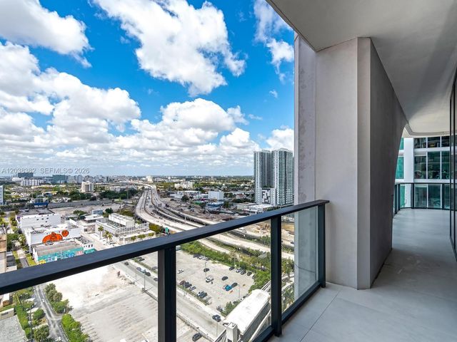 1000 Biscayne Blvd 2002, Miami, FL 33132