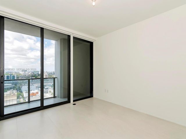1000 Biscayne Blvd 2002, Miami, FL 33132