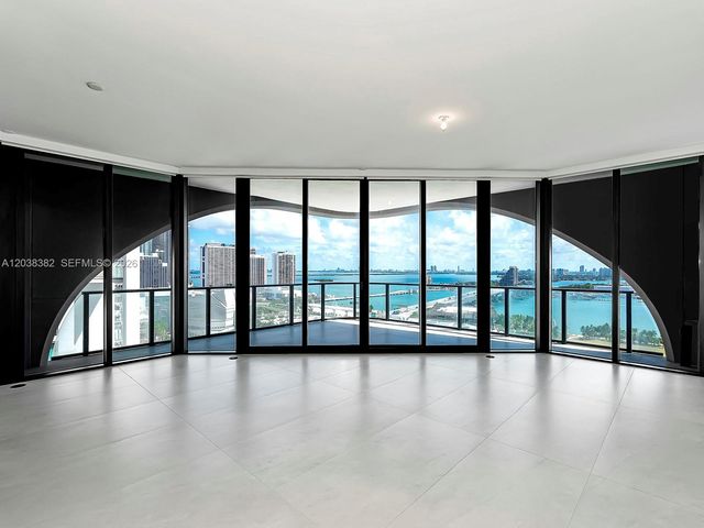 1000 Biscayne Blvd 2002, Miami, FL 33132