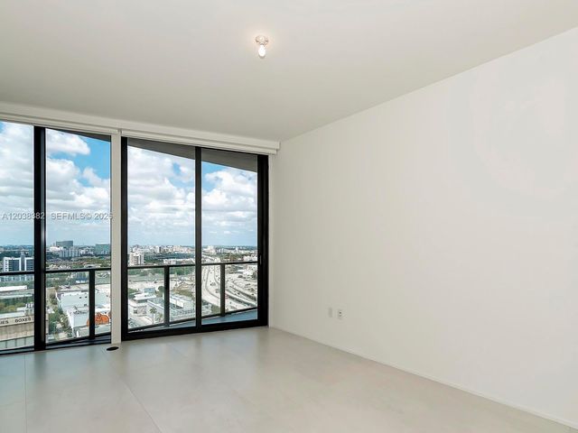 1000 Biscayne Blvd 2002, Miami, FL 33132