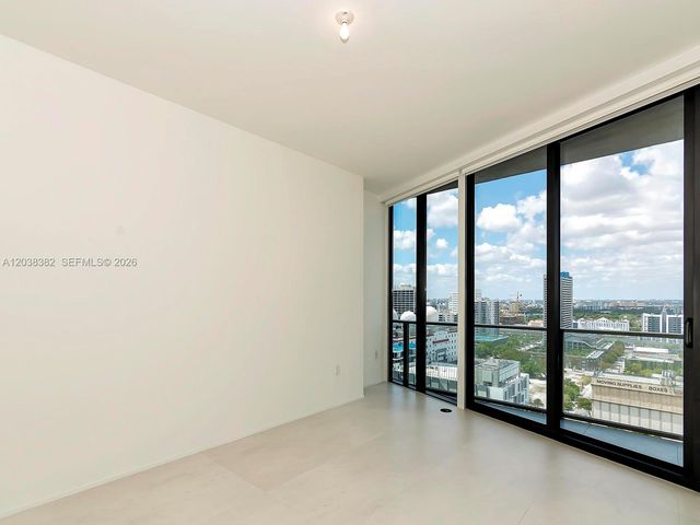 1000 Biscayne Blvd 2002, Miami, FL 33132