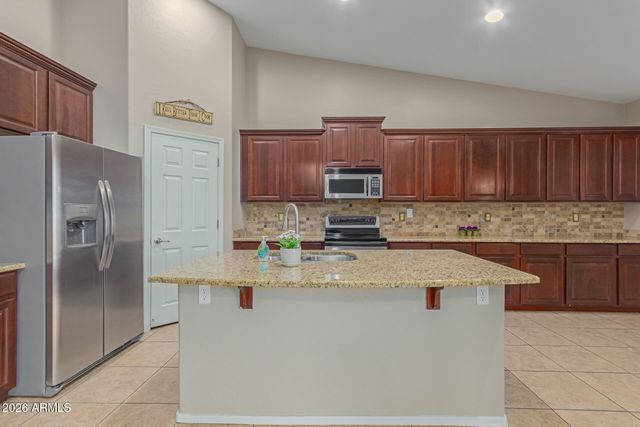 2206 W Fawn Drive, Phoenix, AZ 85041