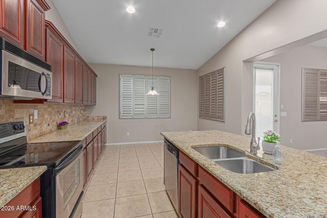2206 W Fawn Drive, Phoenix, AZ 85041
