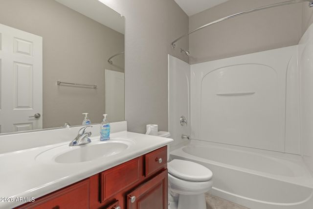 2206 W Fawn Drive, Phoenix, AZ 85041