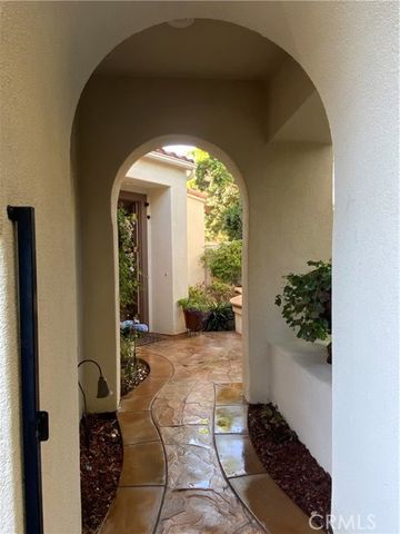 9 Sunnindale, Laguna Hills, CA 92679