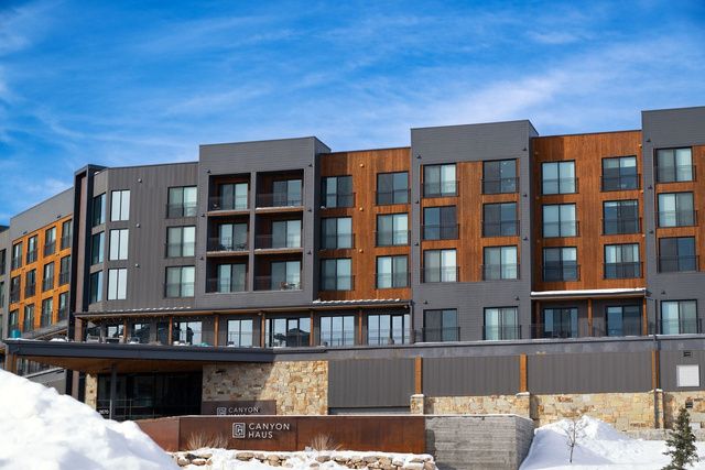 2670 W CANYONS RESORT DR #427, Park City, UT 84098