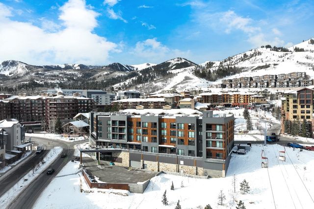 2670 W CANYONS RESORT DR #427, Park City, UT 84098