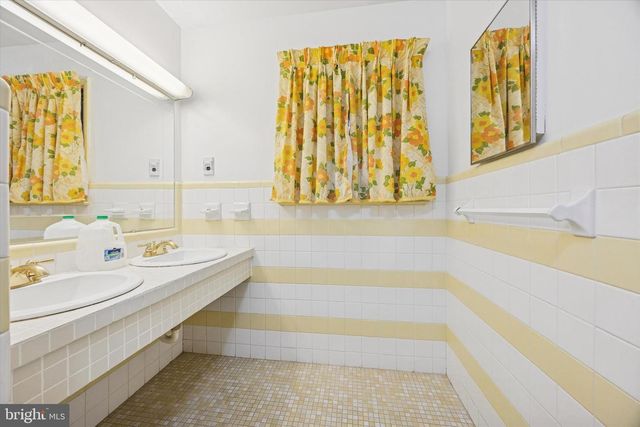 132 OSAGE LN, Newark, DE 19711