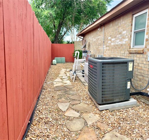 14135 Sandfield Drive, Houston, TX 77077