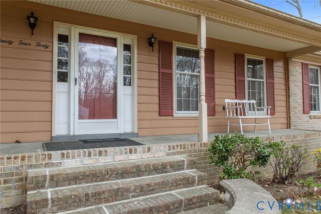 9440 Deerpark Ct, Midlothian, VA 23112