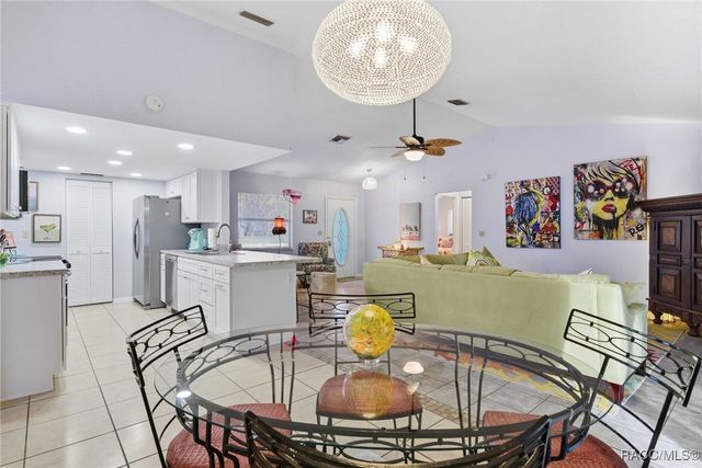 8422 W Bradshaw Street, Homosassa, FL 34448