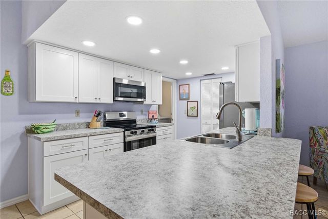 8422 W Bradshaw Street, Homosassa, FL 34448