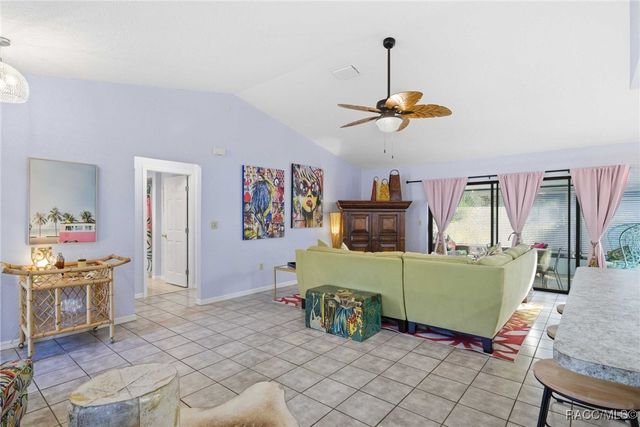 8422 W Bradshaw Street, Homosassa, FL 34448