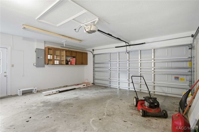 8422 W Bradshaw Street, Homosassa, FL 34448