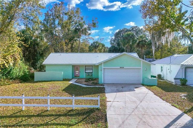 8422 W Bradshaw Street, Homosassa, FL 34448