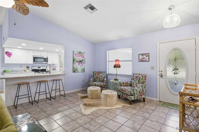 8422 W Bradshaw Street, Homosassa, FL 34448