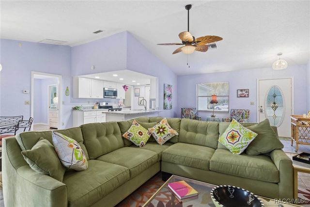 8422 W Bradshaw Street, Homosassa, FL 34448