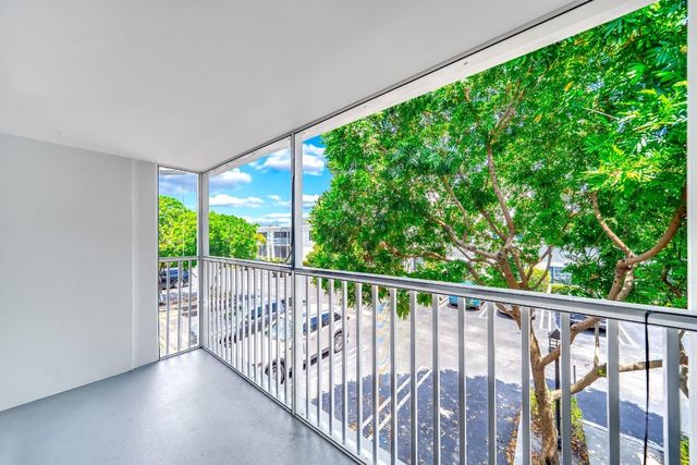 150 Cypress Club Drive 528, Pompano Beach, FL 33060