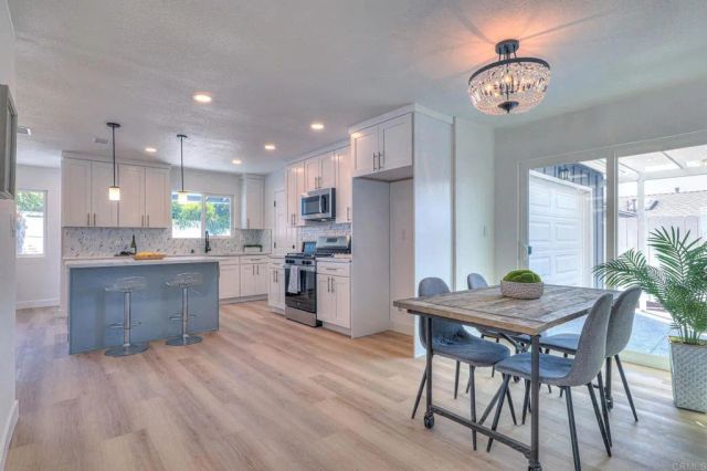 952 Galapago St, Spring Valley, CA 91977