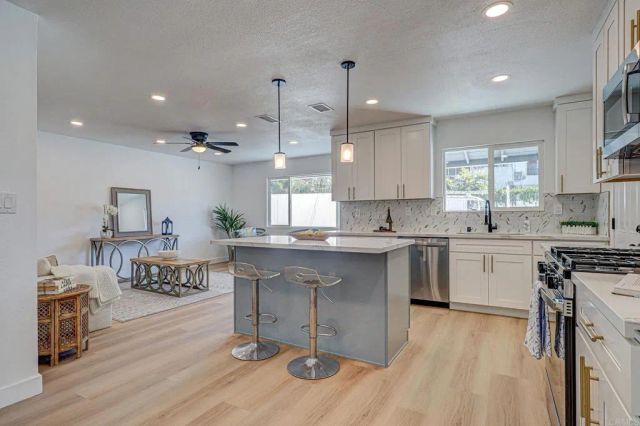 952 Galapago St, Spring Valley, CA 91977