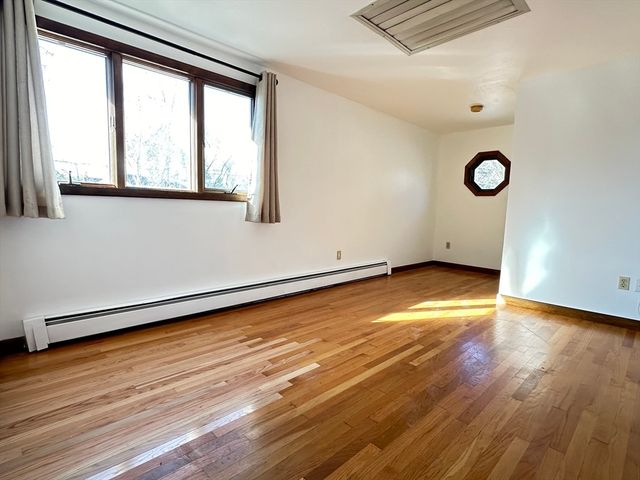 24 Hemlock Dr, Natick, MA 01760