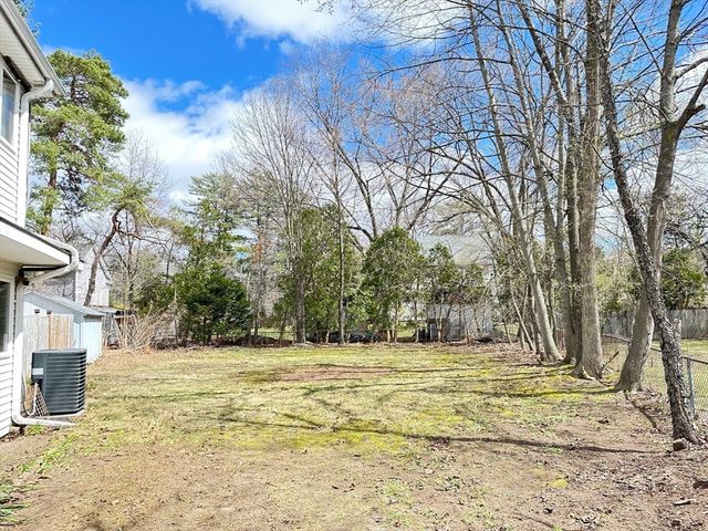 24 Hemlock Dr, Natick, MA 01760