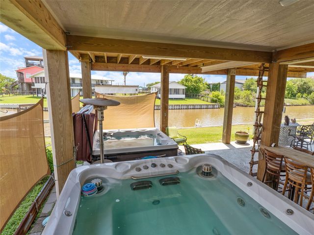2023 County Road 201, Sargent, TX 77414
