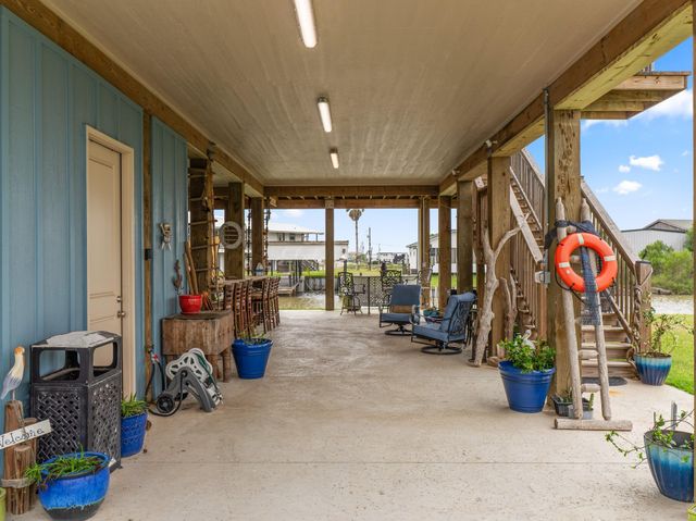 2023 County Road 201, Sargent, TX 77414