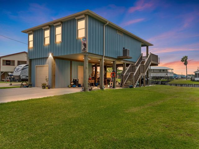 2023 County Road 201, Sargent, TX 77414