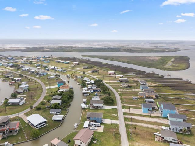 2023 County Road 201, Sargent, TX 77414