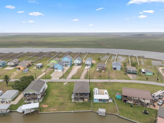 2023 County Road 201, Sargent, TX 77414