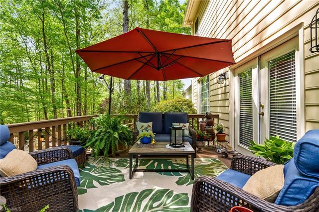 2803 Hackney Way, Jamestown, NC 27282