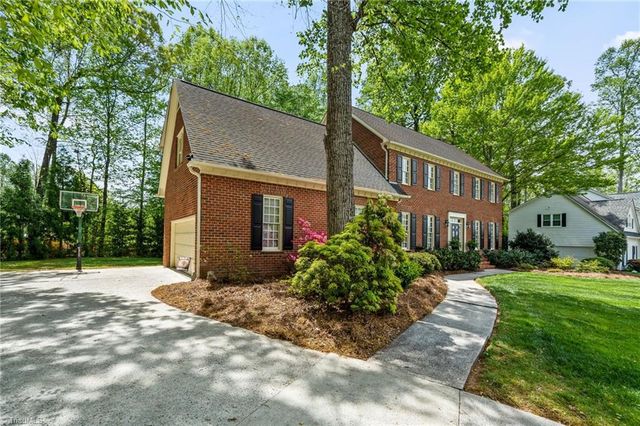 2803 Hackney Way, Jamestown, NC 27282
