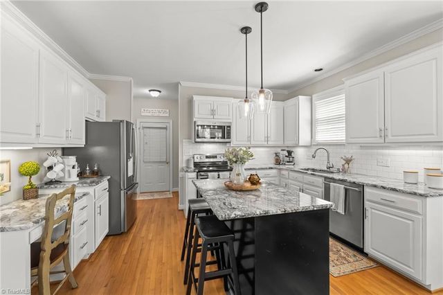 2803 Hackney Way, Jamestown, NC 27282