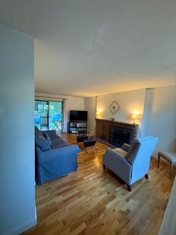 399 Great Rd 4, Acton, MA 01720