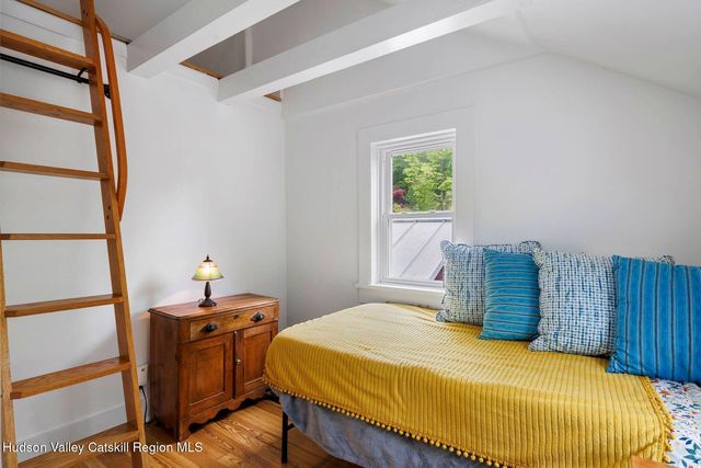 4266 Ny-212, Lake Hill, NY 12448