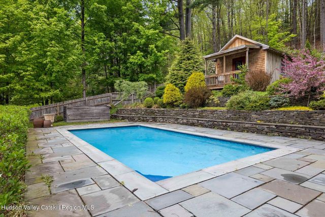 4266 Ny-212, Lake Hill, NY 12448