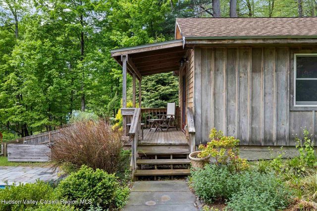 4266 Ny-212, Lake Hill, NY 12448