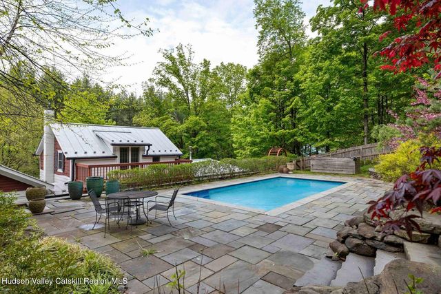 4266 Ny-212, Lake Hill, NY 12448