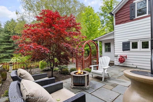 4266 Ny-212, Lake Hill, NY 12448