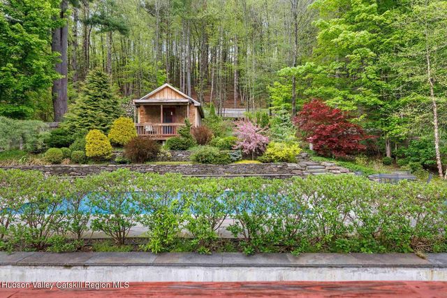 4266 Ny-212, Lake Hill, NY 12448