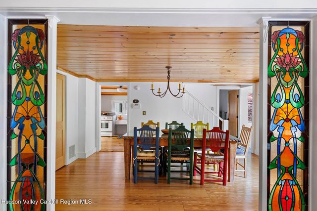 4266 Ny-212, Lake Hill, NY 12448