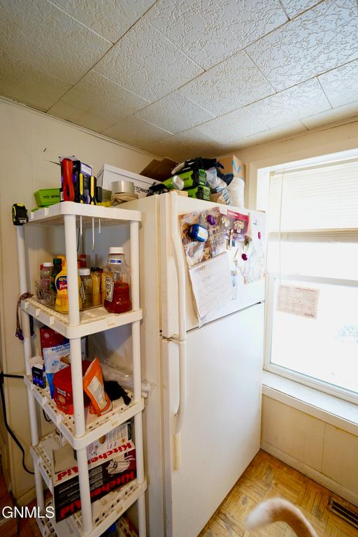 706 2nd Street SW, Jamestown, ND 58401 photo 4