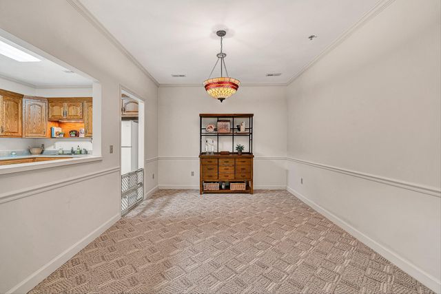 3050 McVitty Forest Dr Apt 106, Roanoke, VA 24018