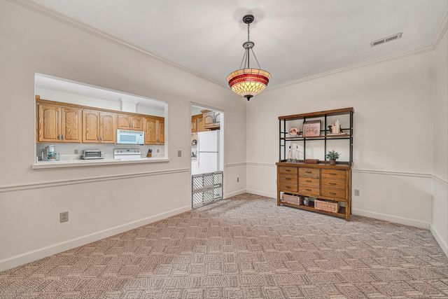 3050 McVitty Forest Dr Apt 106, Roanoke, VA 24018