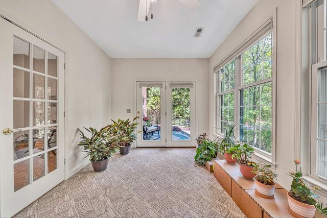 3050 McVitty Forest Dr Apt 106, Roanoke, VA 24018