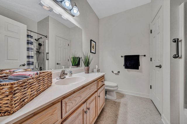 3050 McVitty Forest Dr Apt 106, Roanoke, VA 24018