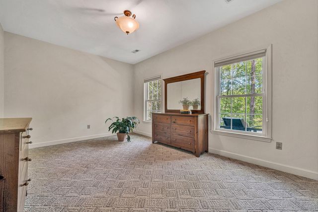 3050 McVitty Forest Dr Apt 106, Roanoke, VA 24018