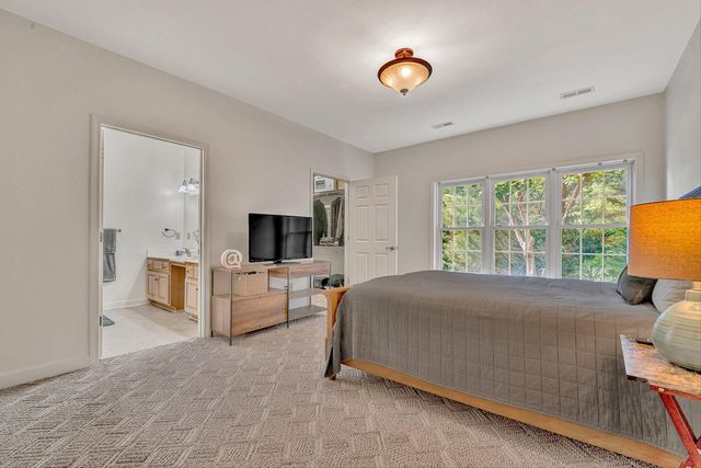 3050 McVitty Forest Dr Apt 106, Roanoke, VA 24018
